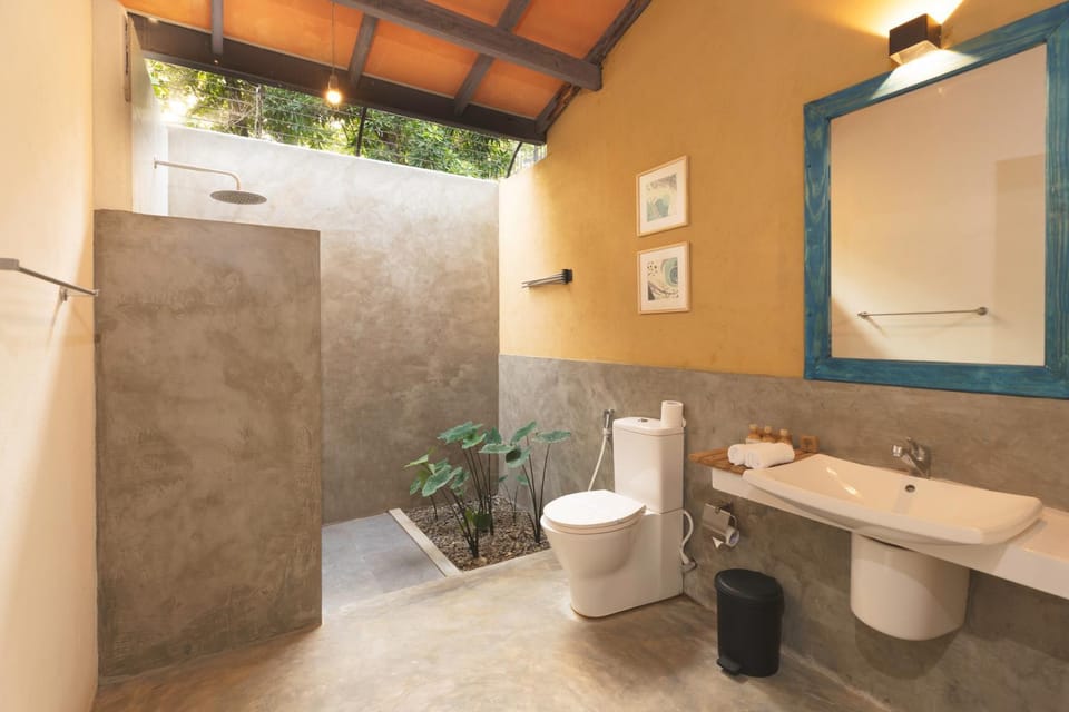 Bathroom, towels