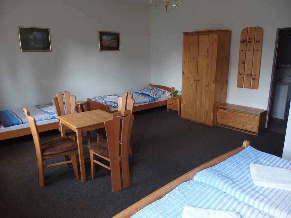 Photo of the whole room, Seating area, Bedroom