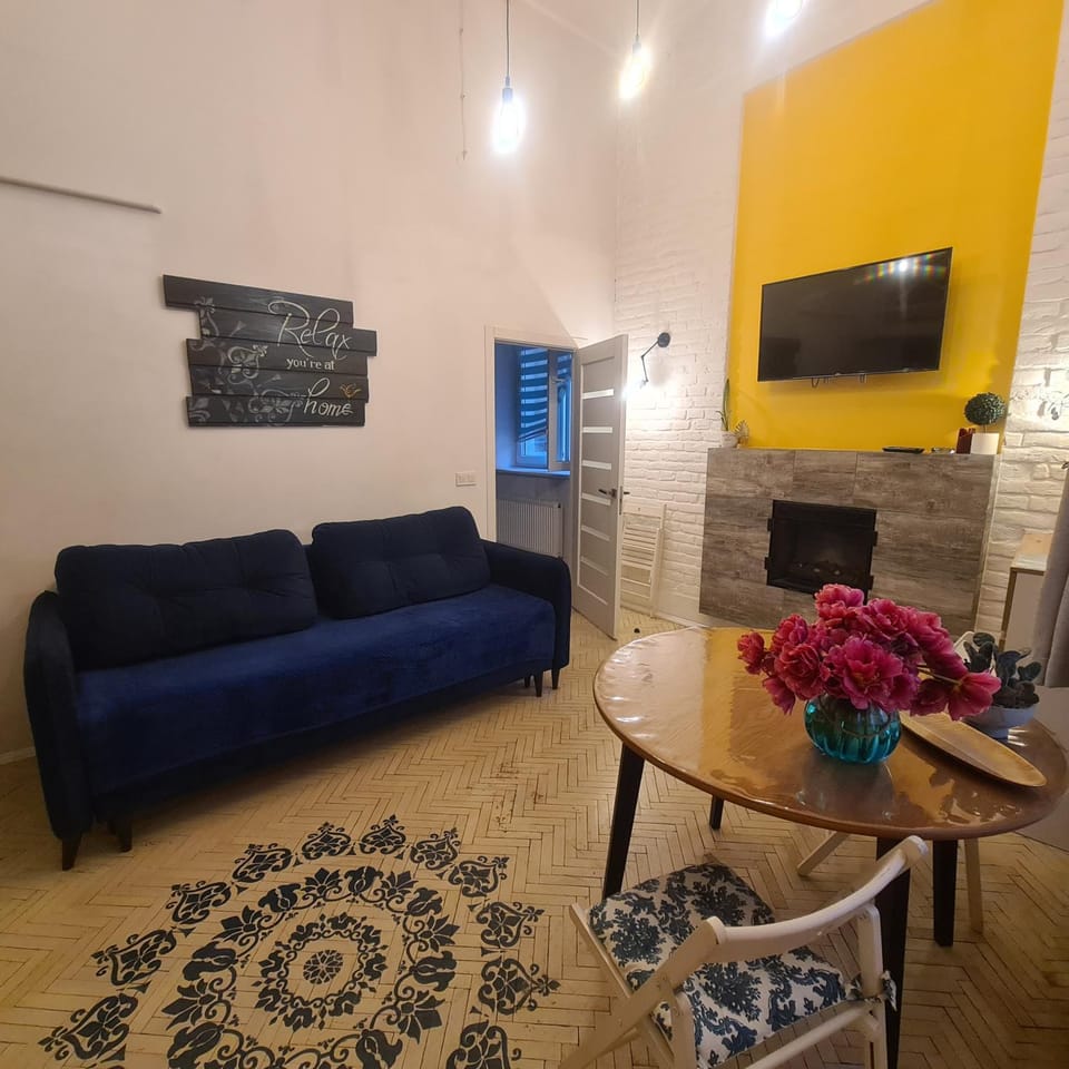 Communal lounge/ TV room, TV and multimedia, Living room, Seating area
