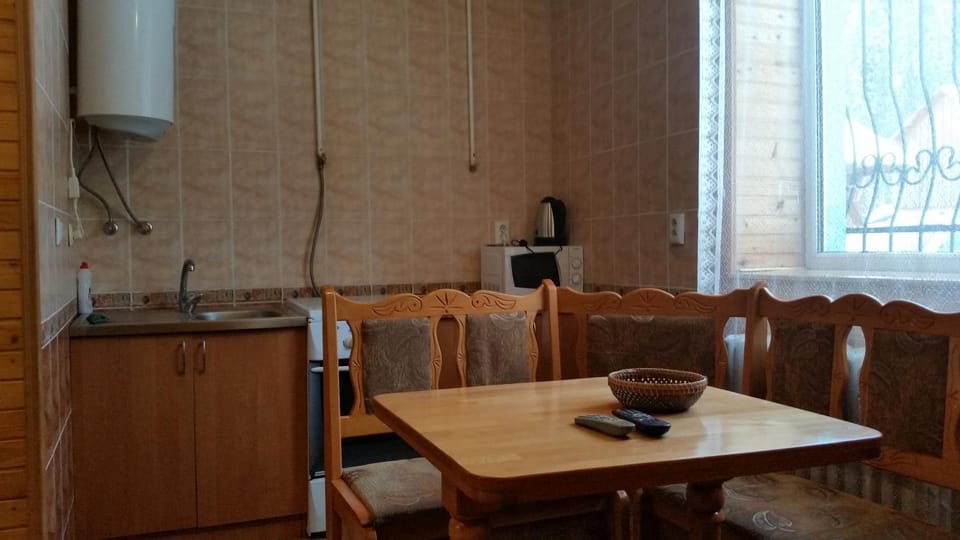 Kitchen or kitchenette, Photo of the whole room, Seating area, Dining area