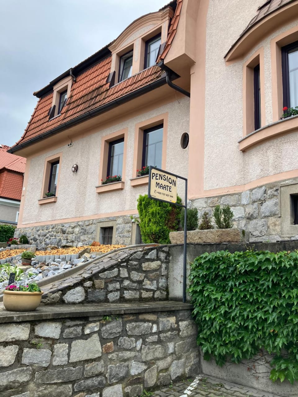 Property building, Facade/entrance, Parking