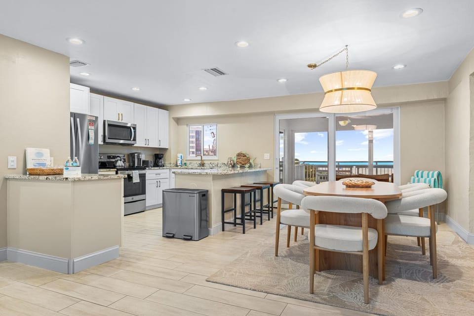 Jamaica Royale Beachfront Tower By Beachside Management Apartment in Siesta Beach