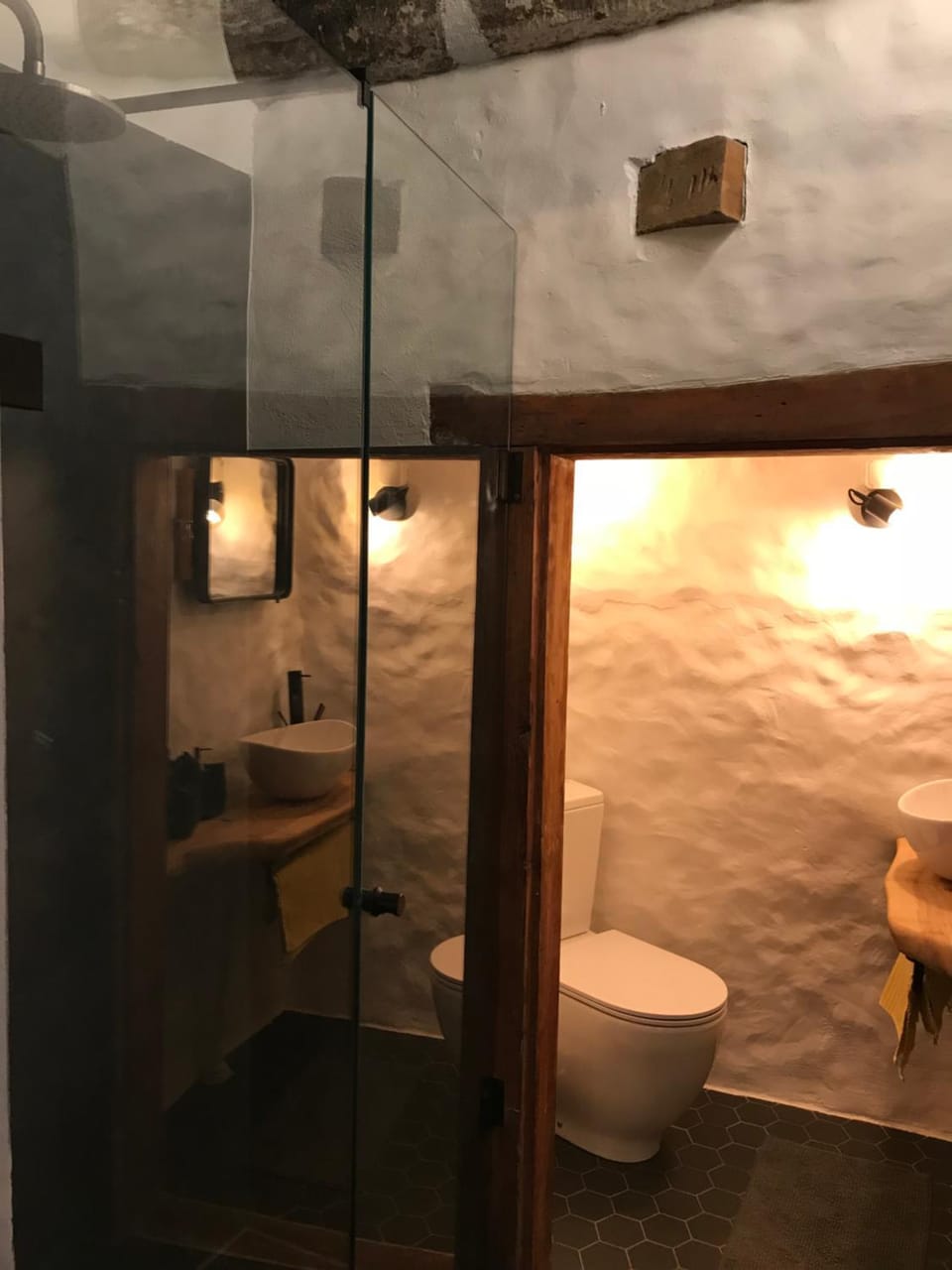Shower, Toilet
