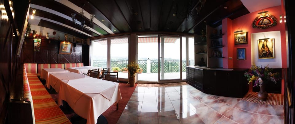 Banquet/Function facilities, Dining area