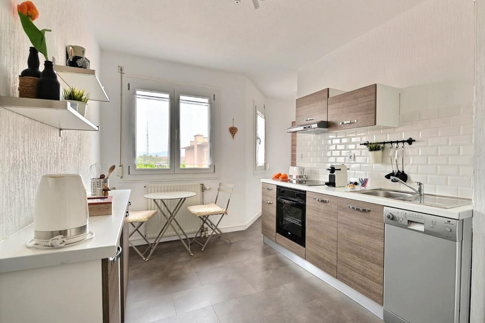 Dining area, dishwasher, minibar, pet friendly, stove, toaster