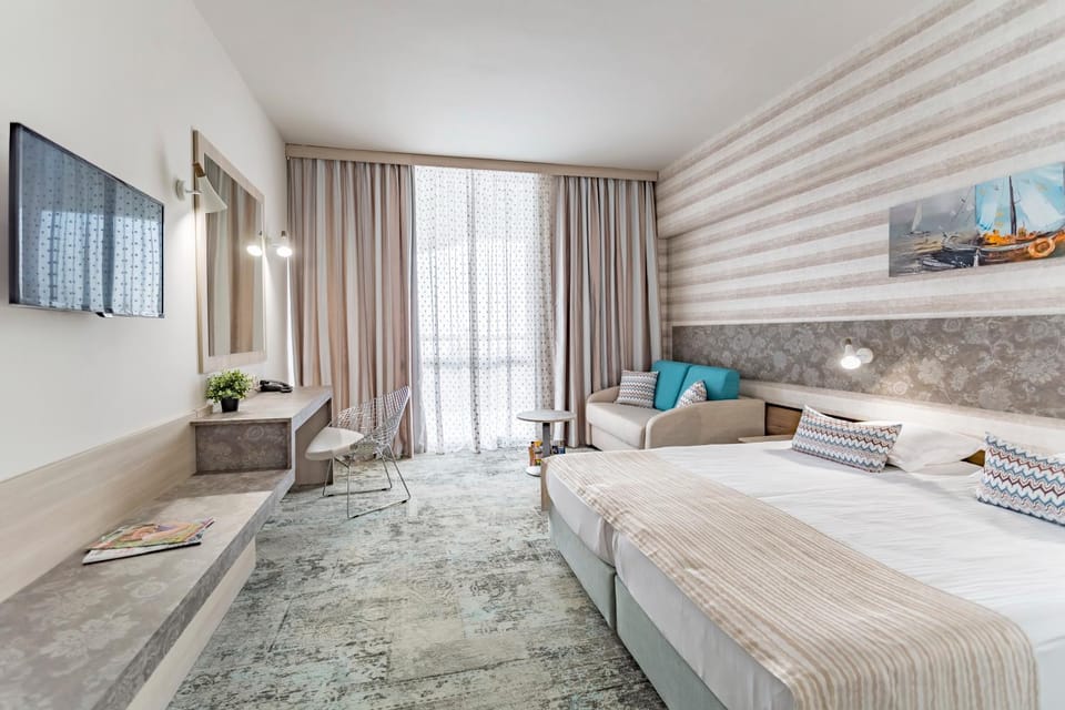 Seating area, Bedroom