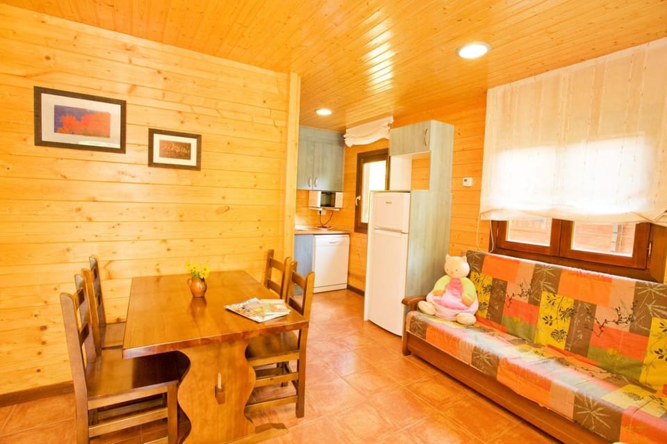Bungalows La Borda d´Arnaldet Campground/ 
RV Resort in Catalonia