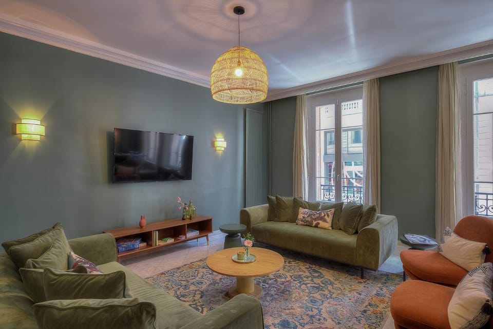 Communal lounge/ TV room