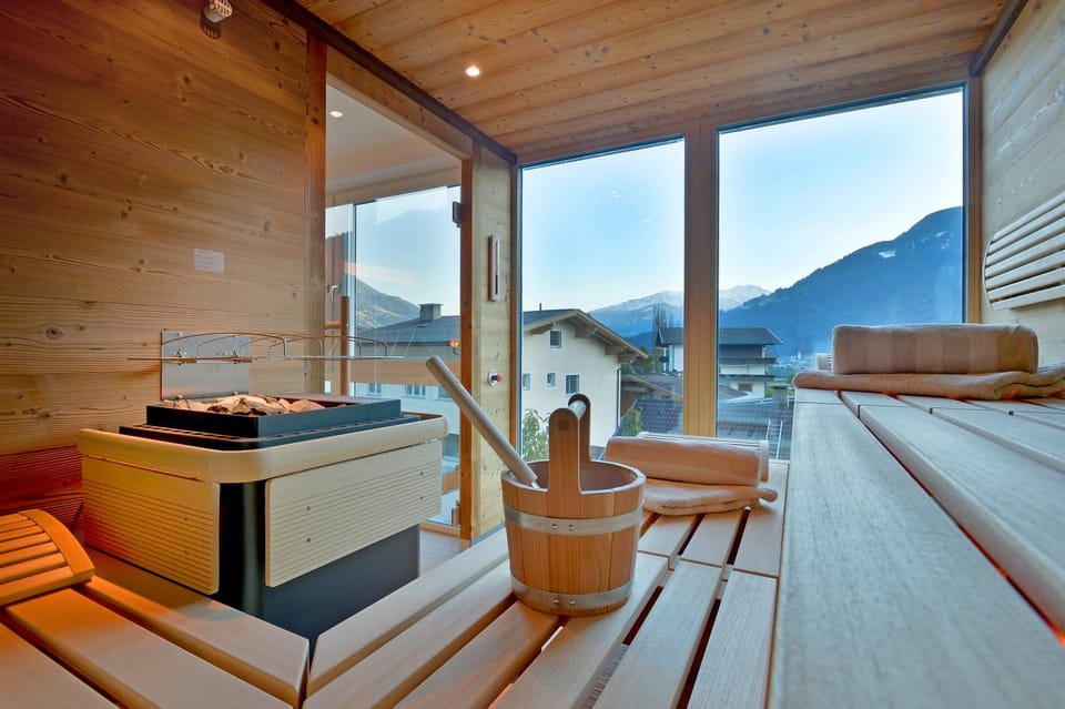 Sauna, Spa and wellness centre/facilities, Decorative detail