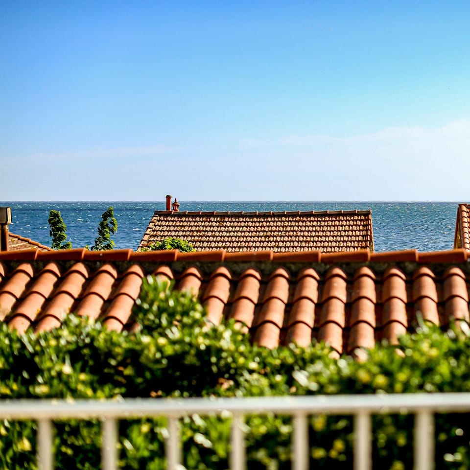 Patio, Sea view