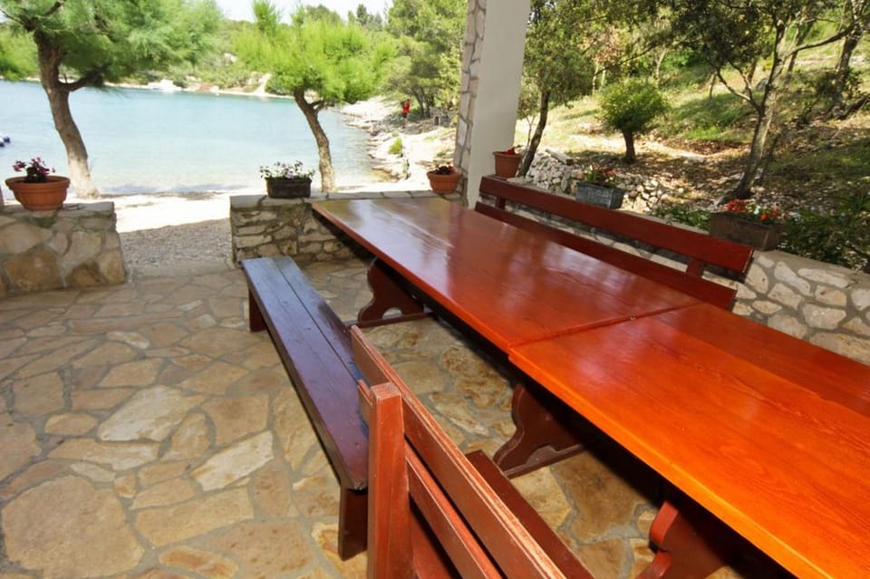 Restaurant/places to eat, Seating area