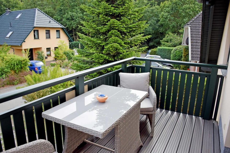 Balcony/Terrace, Garden view