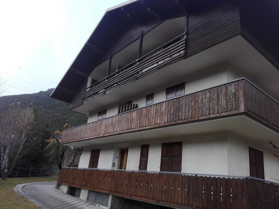 Chalet Bianco House in Canton of Grisons