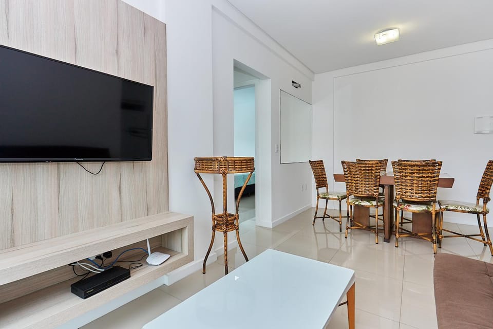 1035 Apartamento agradável e econômico para até 05 pessoas na praia do centro de Bombinhas Apartment in Bombinhas