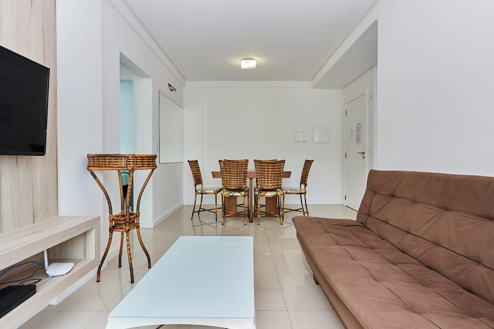 1035 Apartamento agradável e econômico para até 05 pessoas na praia do centro de Bombinhas Apartment in Bombinhas