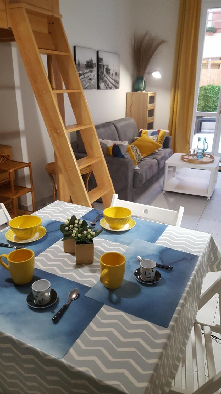 TV and multimedia, Coffee/tea facilities, Kitchen or kitchenette, Living room