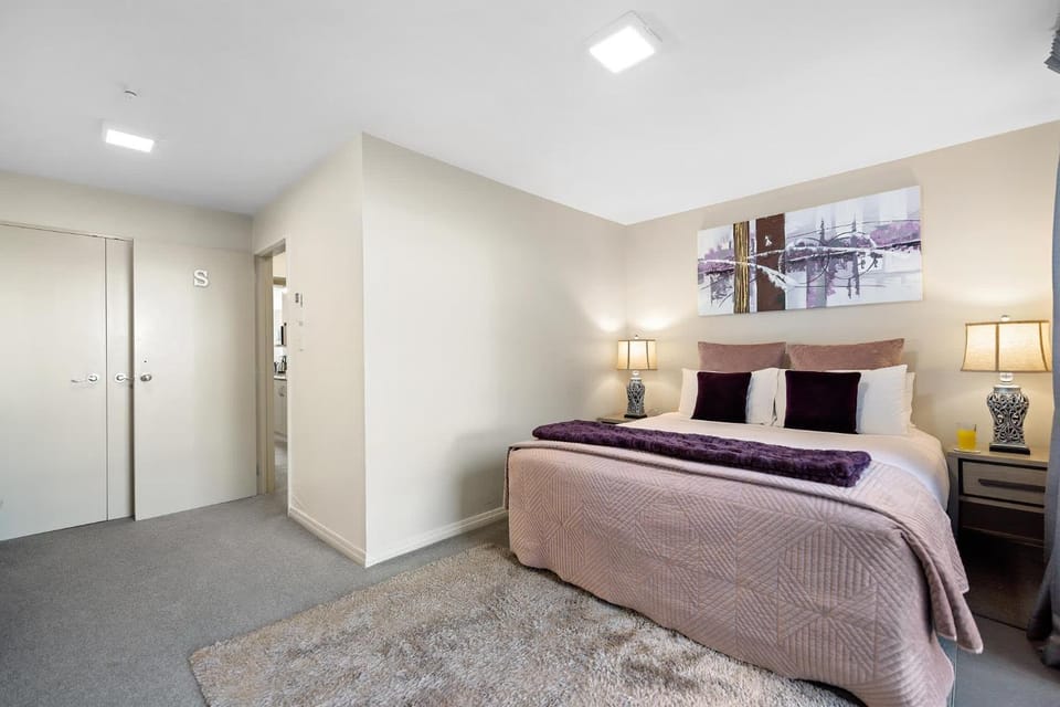 Distinctive Stylish and Spacious Family Home House in Queenstown