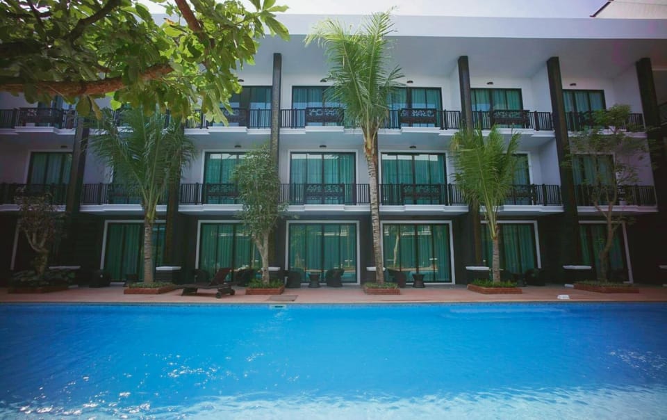 Pool view, Swimming pool