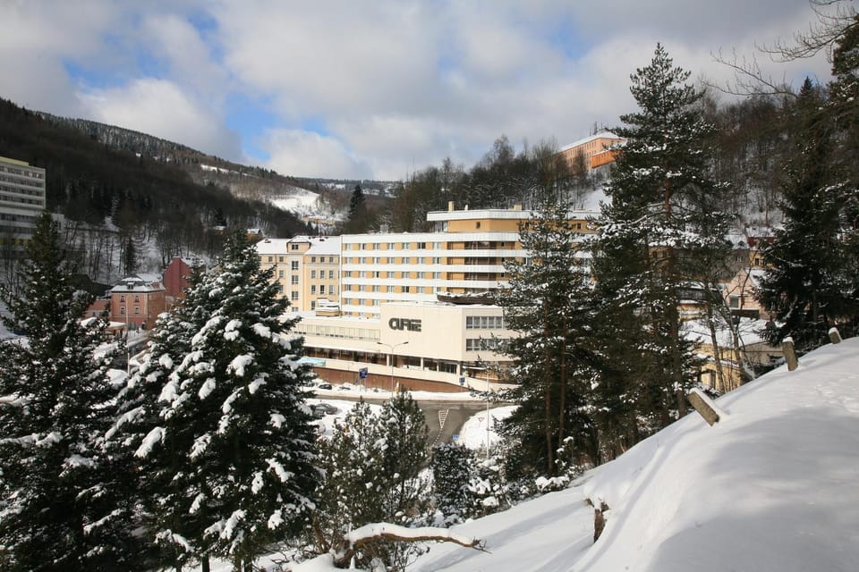 Property building, Facade/entrance, Winter
