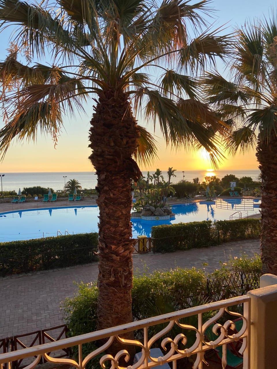 Pool view, Sea view, Sunrise
