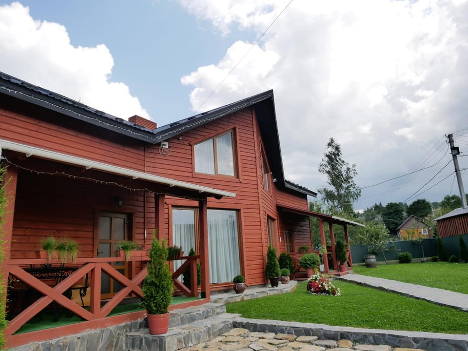 Cottage "Pyate Koleso" Bed and Breakfast in Ukraine