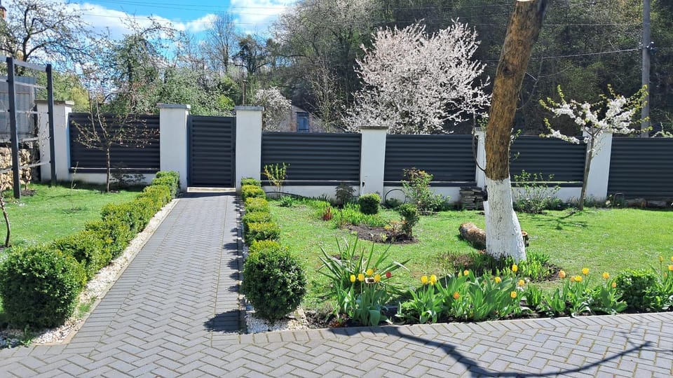 Flat in cottage close to the centre parking, WiFi, BBQ Apartment in Lviv