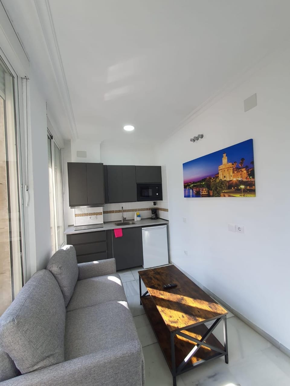 Kitchen or kitchenette, Living room, Dining area, minibar