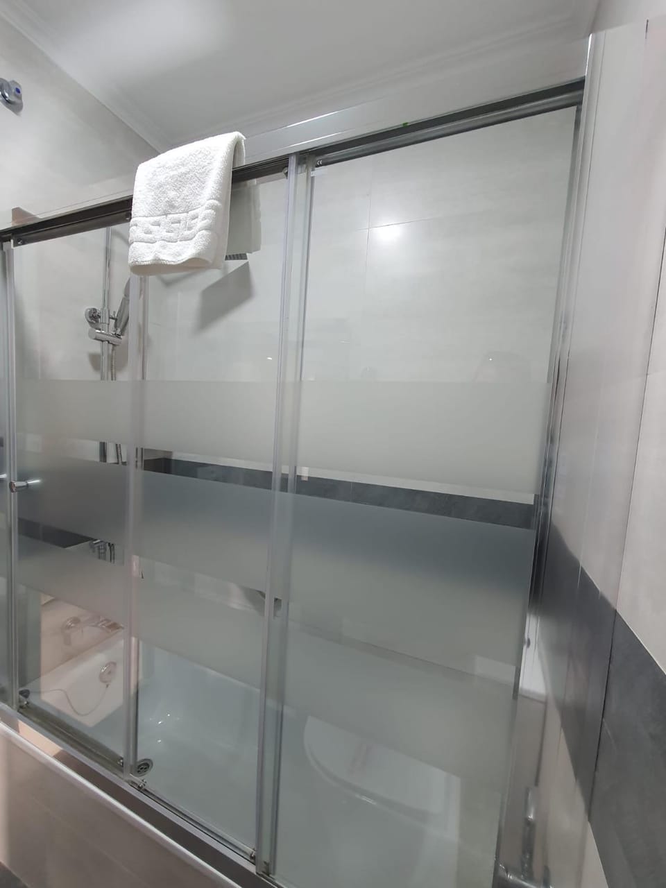 Bathroom, towels