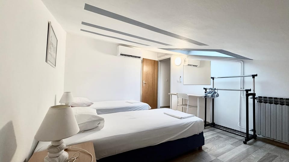 Apartmans and Rooms Madunic I Bed and Breakfast in Split