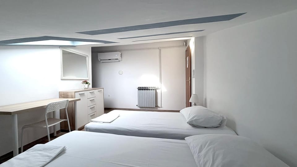 Apartmans and Rooms Madunic I Bed and Breakfast in Split