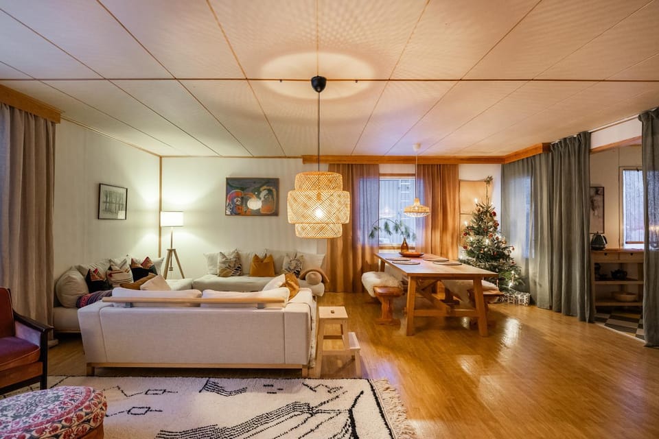 Living room, Seating area, Dining area