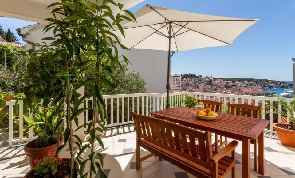 Balcony/Terrace, City view, Garden view, Landmark view, Sea view