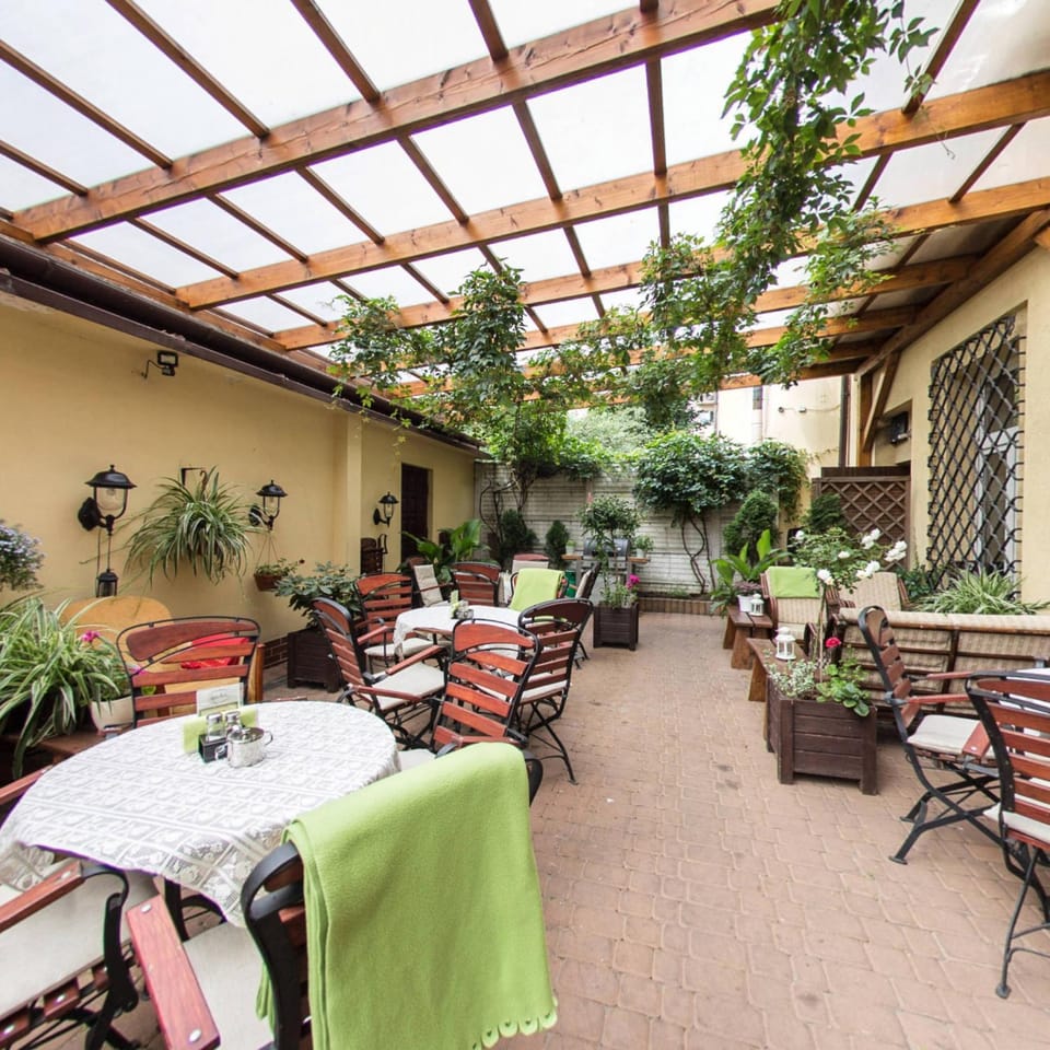 Property building, Patio, BBQ facilities, Balcony/Terrace, Other, Entertainment