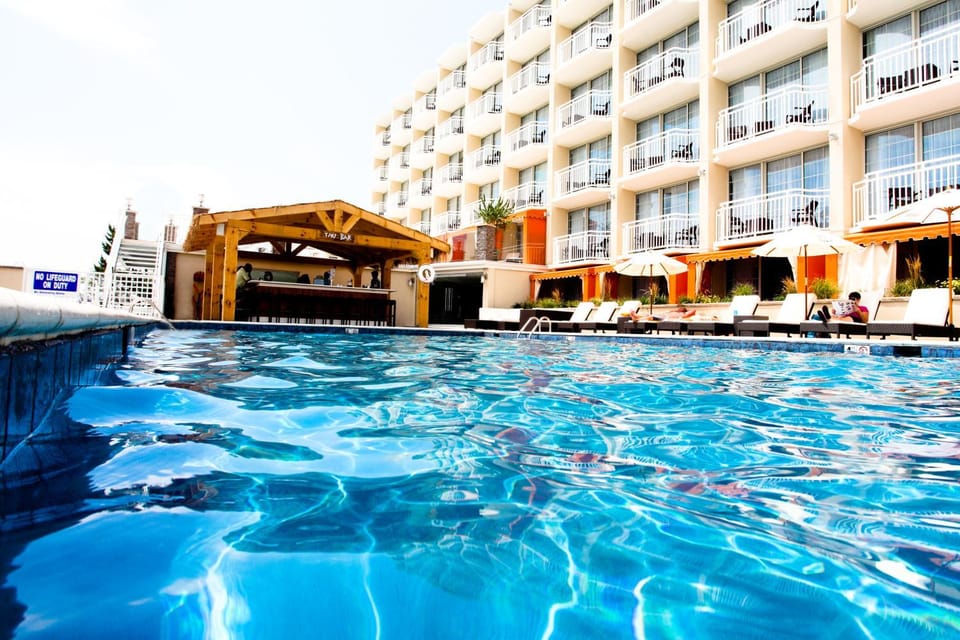 Swimming pool, Swimming pool