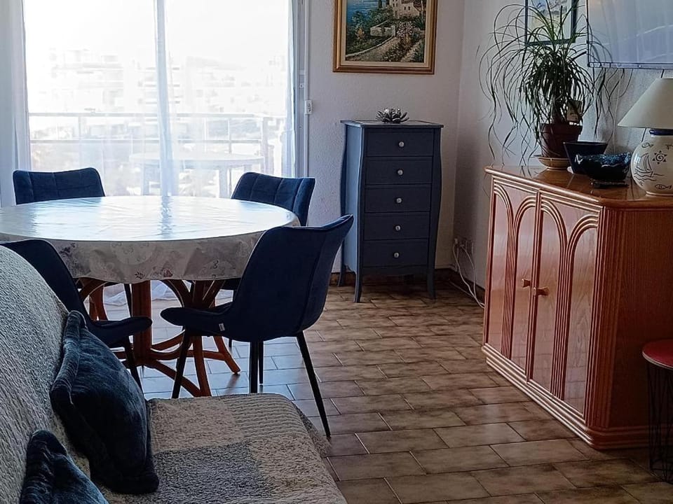 Appartement T2 vue Mer et Port,2 balcons, Parking privé Apartment in Canet-en-Roussillon