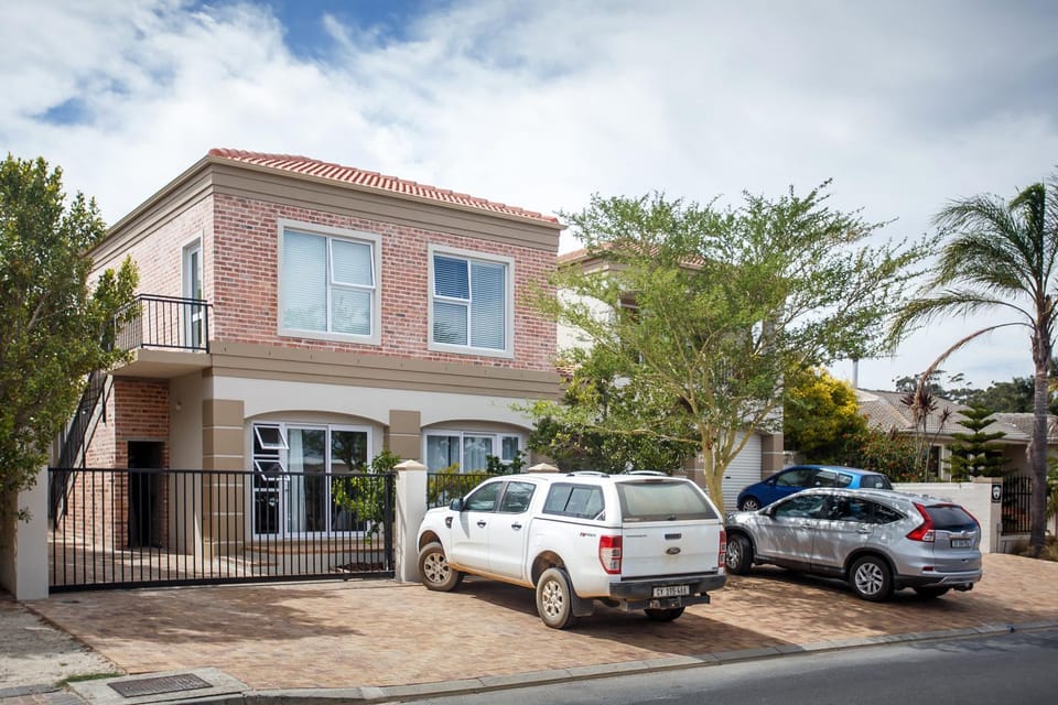 Property building, Street view, Location
