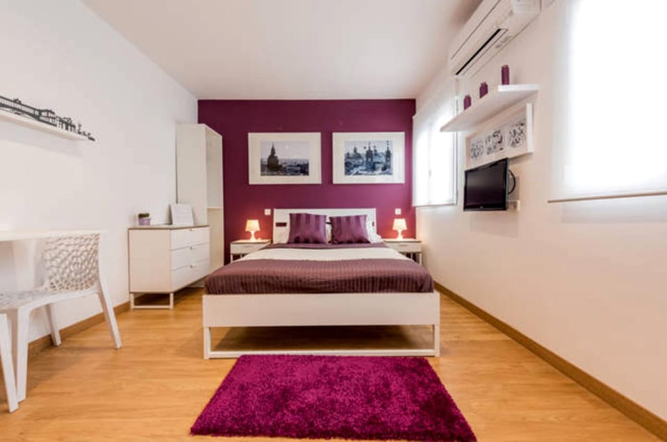Photo of the whole room, Decorative detail, Decorative detail, Bedroom