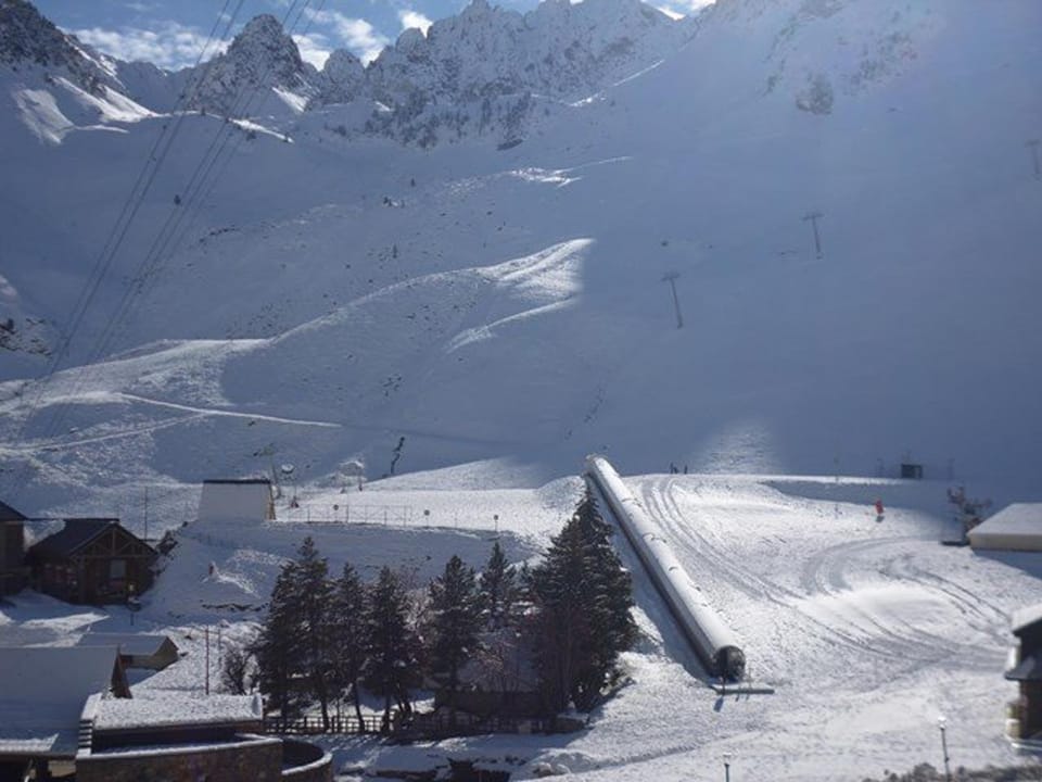Charmant studio 4 pers avec balcon, centre station, proche pistes, ascenseur - FR-1-404-95 Apartment in Aragon