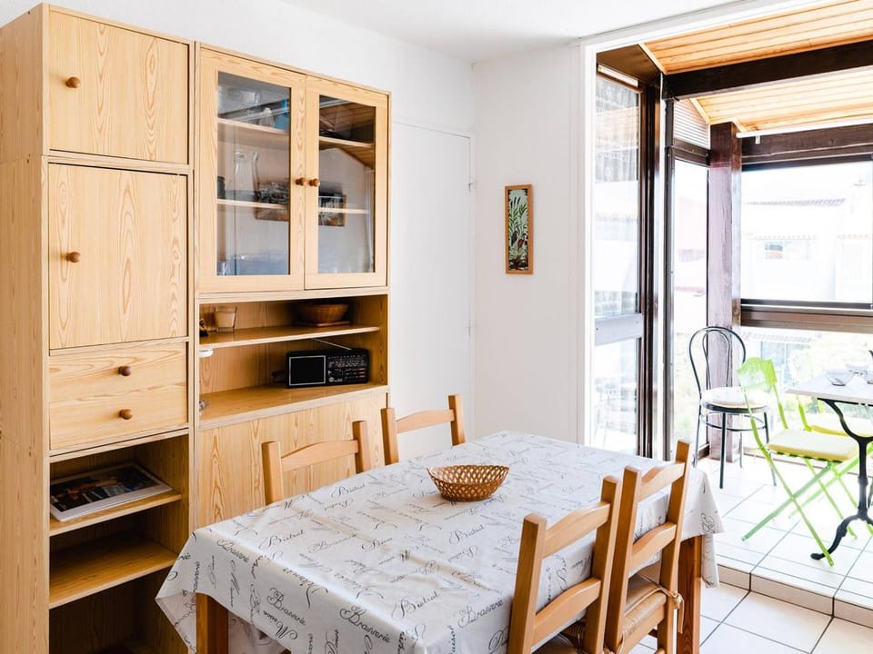 Appartement T2 Cabine - Front de Mer, Parking Privé, 4 Couchages, Narbonne - FR-1-409-6 Cabin in Narbonne