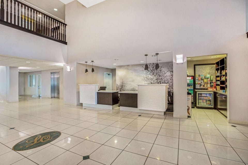 Lobby or reception, On site