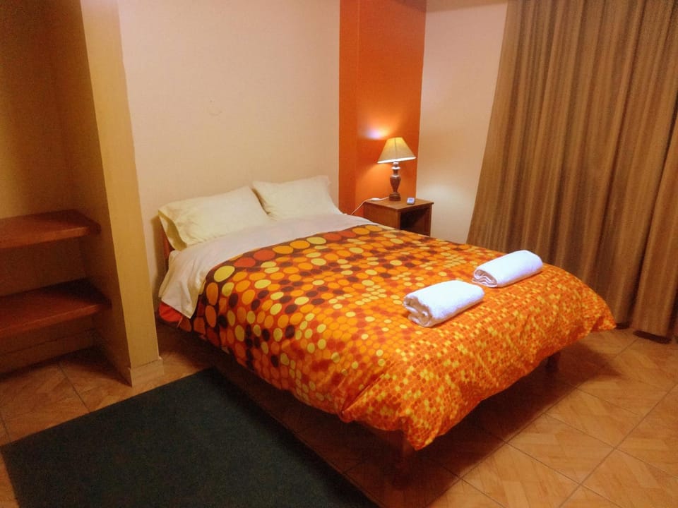 Photo of the whole room, Decorative detail