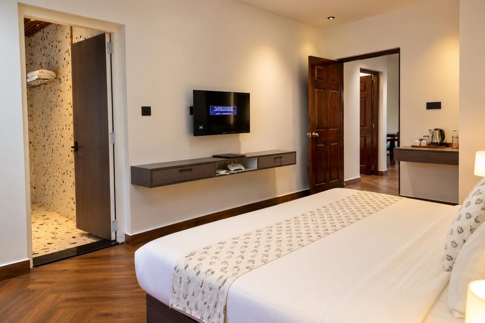 Communal lounge/ TV room, Bed, TV and multimedia, Bedroom, wardrobe