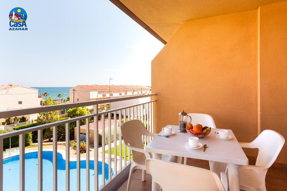 Balcony/Terrace, Dining area, Garden view, Pool view, Swimming pool