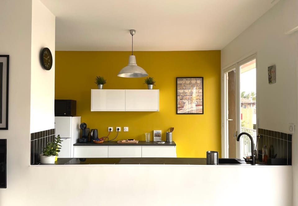 Hyper Centre Sanary 3 chambres parking balcon clim wifi Apartment in Sanary-sur-Mer