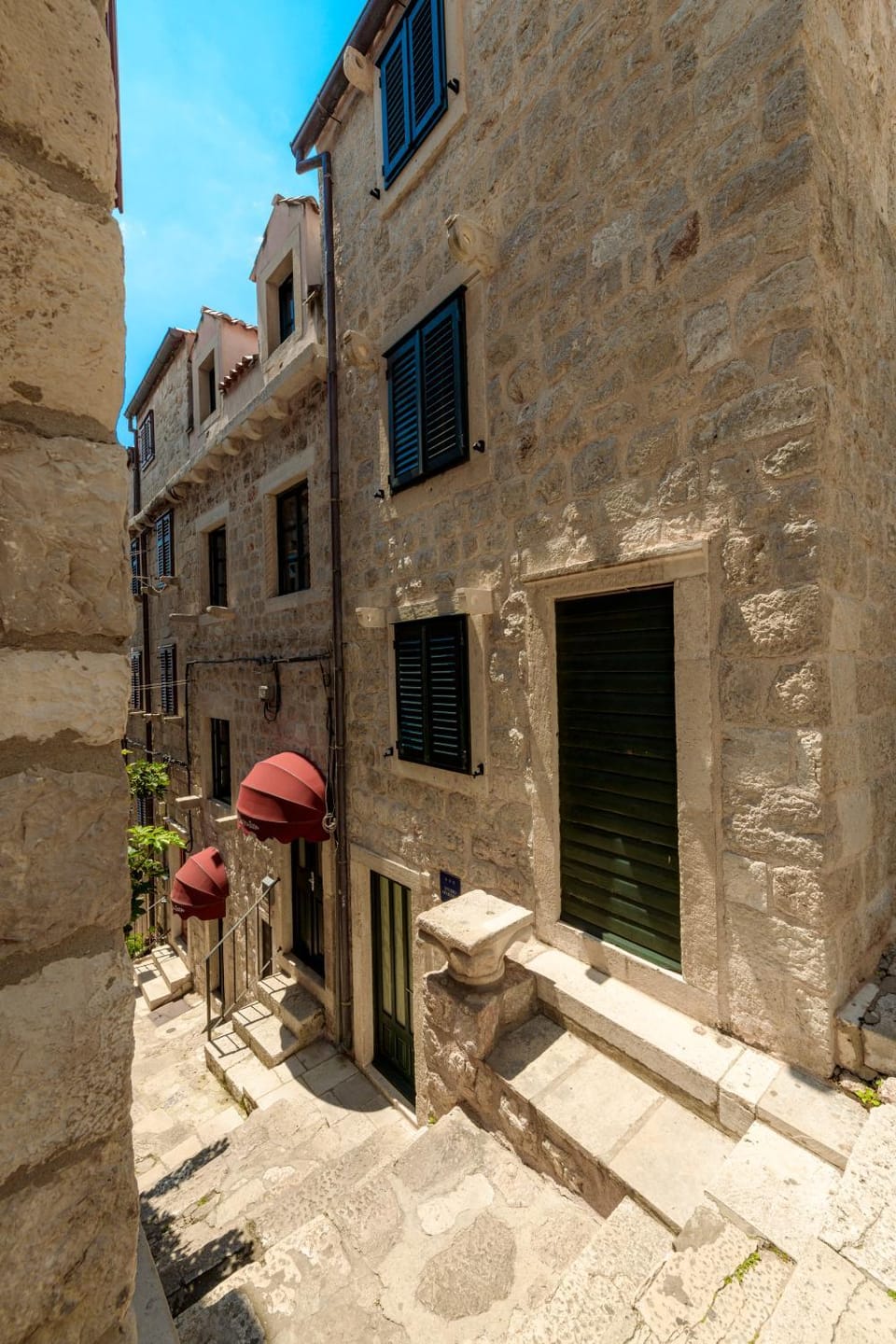 Property building, Facade/entrance