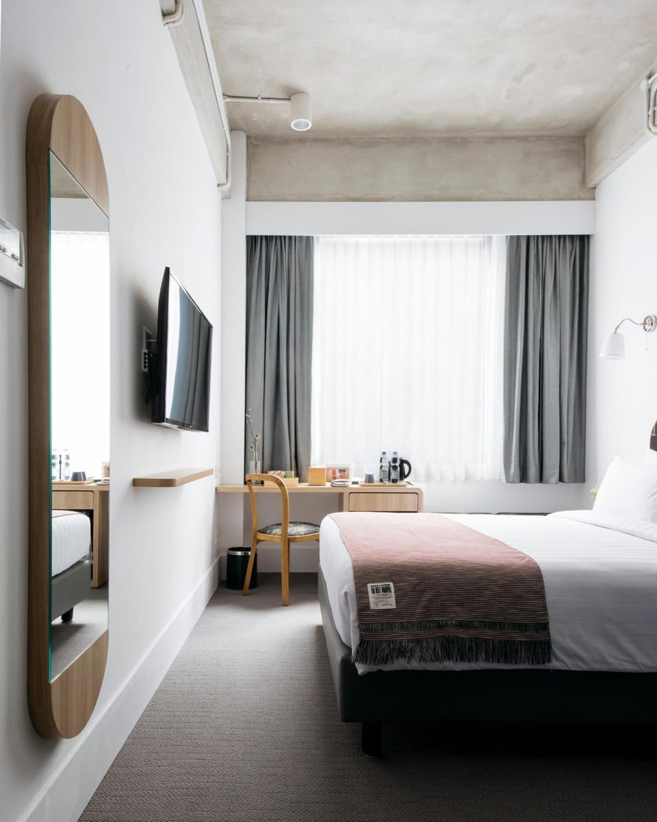 Bed, Photo of the whole room