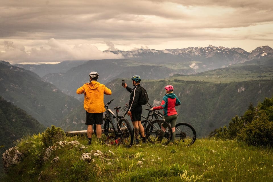 Neighbourhood, Activities