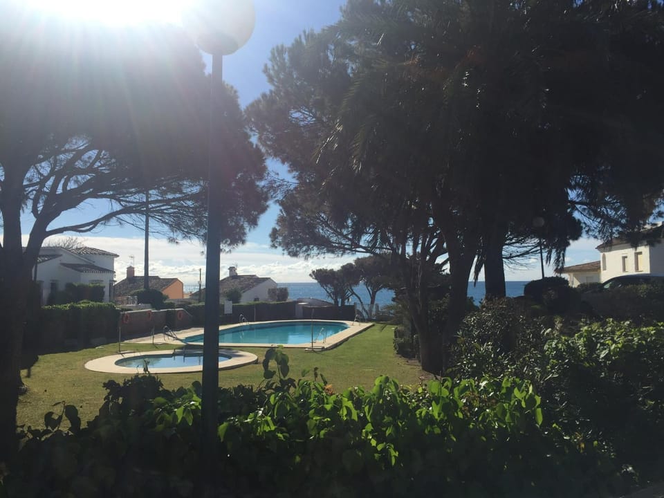 Swimming pool, Swimming pool