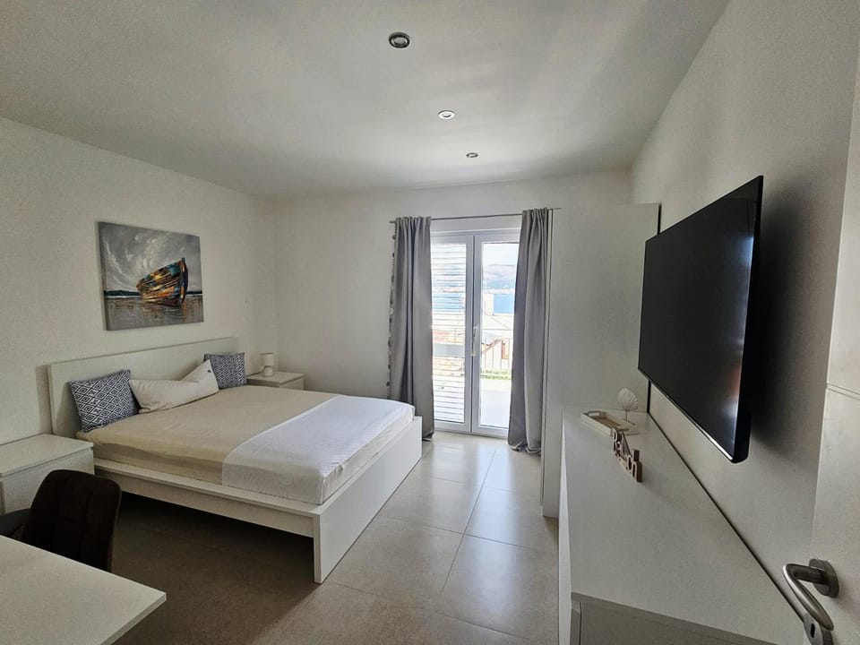 Apartment Krista Apartment in Okrug Gornji