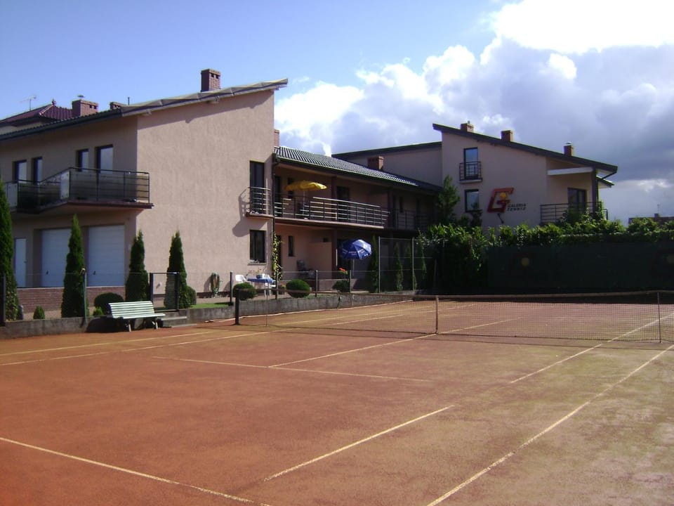 Tennis court